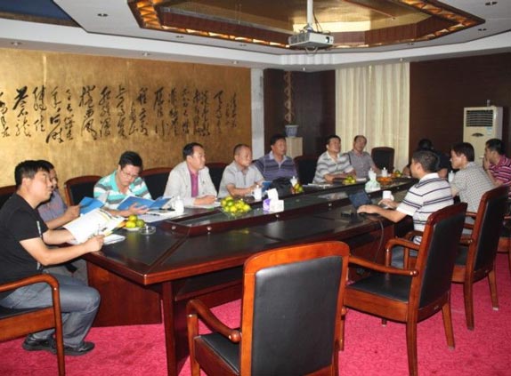 黑龍江省農(nóng)機(jī)監(jiān)理總站領(lǐng)導(dǎo)來(lái)我公司參觀考察